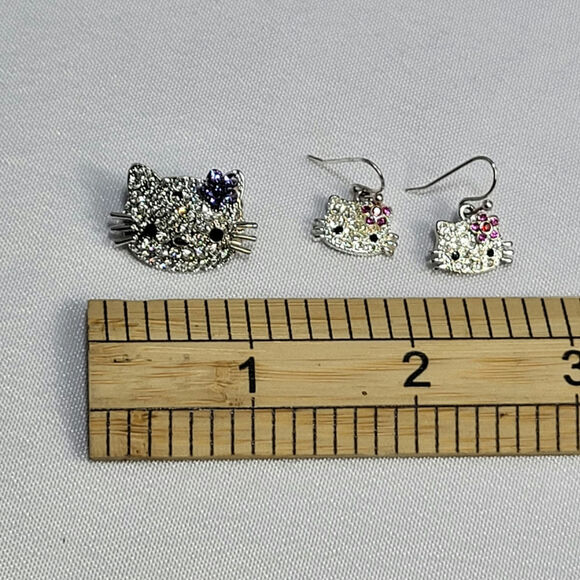 Hello Kitty Rhinestone Pin and Dangle Earrings Set Purple Pink flower Sanrio - Picture 8 of 8